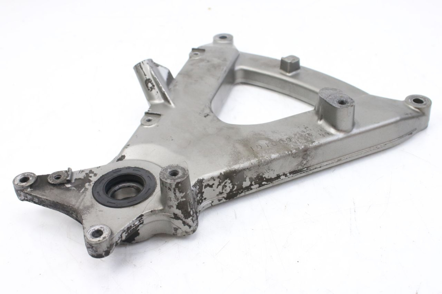 photo de SOPORTE DE ESCAPE SUZUKI AN BURGMAN 400 (2006 - 2010) - Otra perspectiva