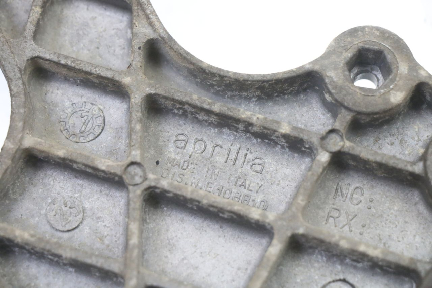 photo de MONTAJE TUBO ESCAPE APRILIA ATLANTIC 125 (2003 - 2009) - Primer plano técnico