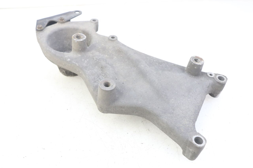 photo de SOPORTE DE ESCAPE APRILIA ATLANTIC 500 (2002 - 2003) - Detalle de la pieza