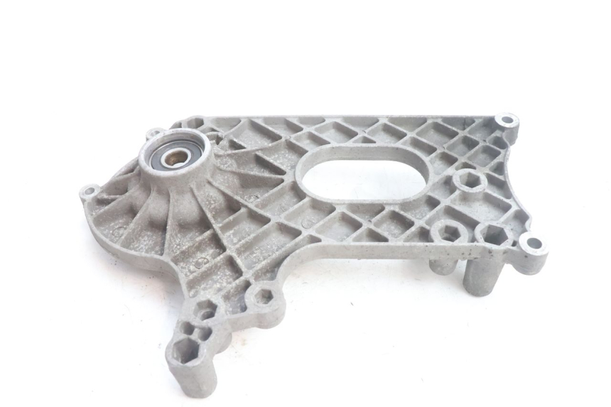 photo de MONTAJE TUBO ESCAPE APRILIA ATLANTIC S 125 (2010 - 2013) - Primer plano técnico