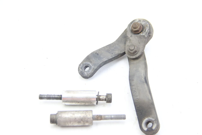 photo de SOPORTE DE ESCAPE DERBI BOULEVARD 50 (2009 - 2006) - Detalle de la pieza