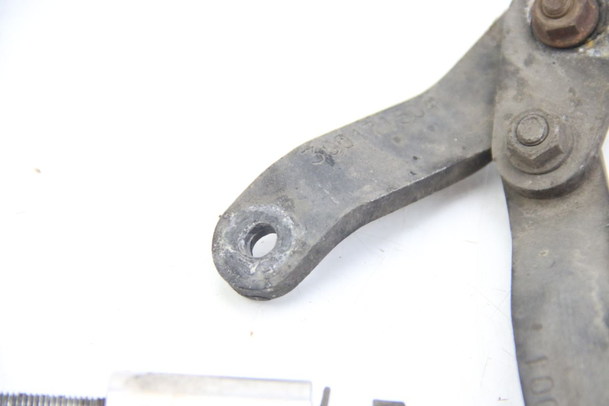 photo de SOPORTE DE ESCAPE DERBI BOULEVARD 50 (2009 - 2006) - Detalles de los puntos de fijación