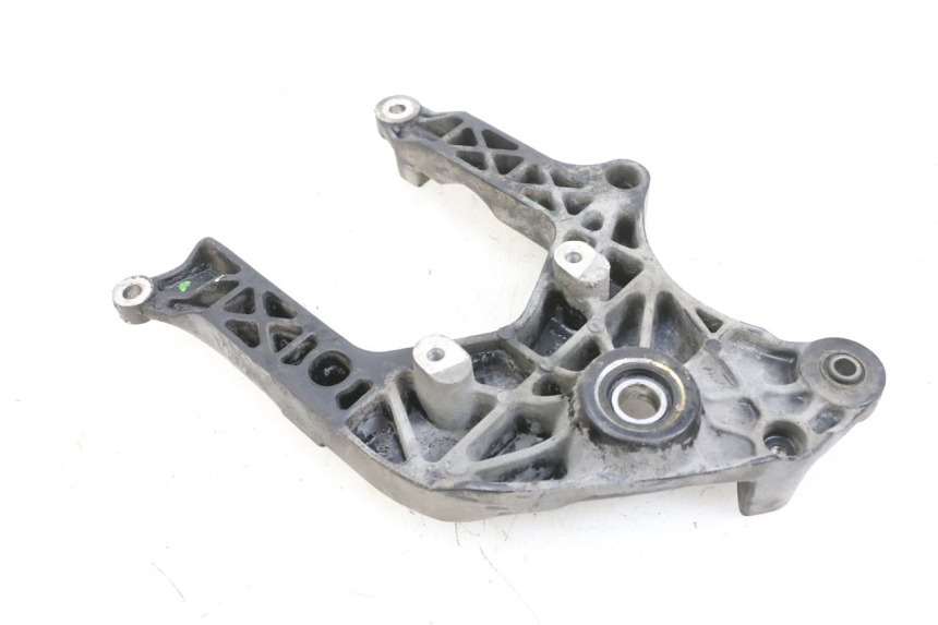 photo de SOPORTE DE ESCAPE SUZUKI BURGMAN 125 (2007 - 2014) - Zoom estado de uso