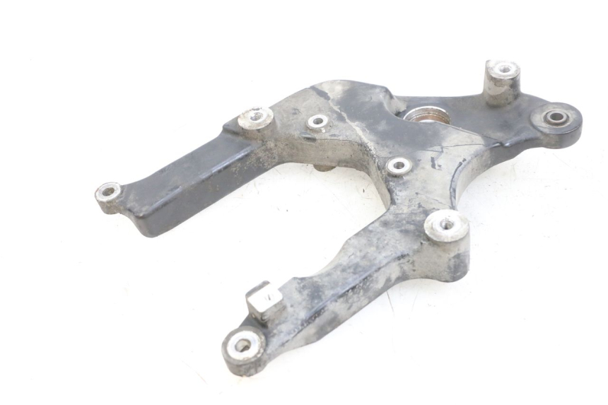 photo de SOPORTE DE ESCAPE SUZUKI BURGMAN 125 (2007 - 2014) - Otra perspectiva