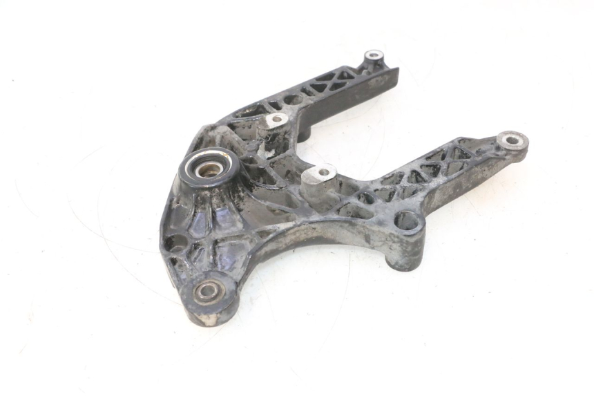 photo de SOPORTE DE ESCAPE SUZUKI BURGMAN 125 (2007 - 2014) - Detalle de la pieza