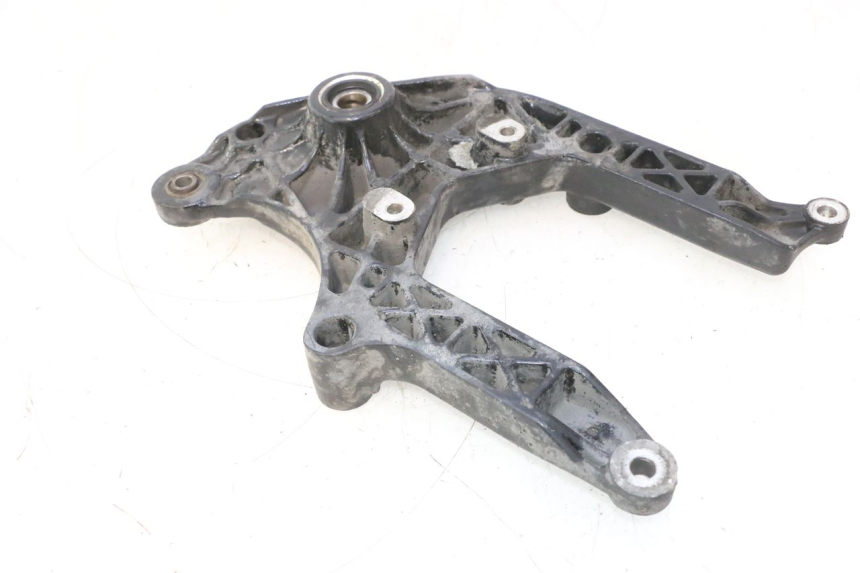 photo de SOPORTE DE ESCAPE SUZUKI BURGMAN 125 (2007 - 2014) - Zoom estado de uso