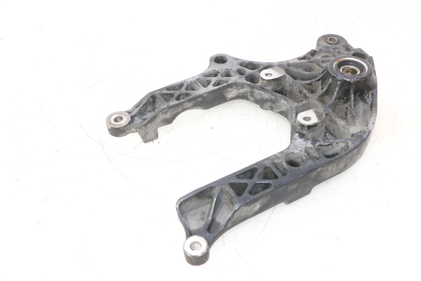 photo de SOPORTE DE ESCAPE SUZUKI BURGMAN 125 (2007 - 2014) - Otra perspectiva