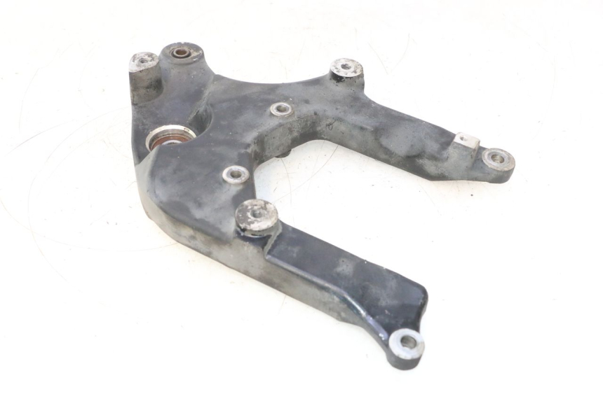 photo de SOPORTE DE ESCAPE SUZUKI BURGMAN 125 (2007 - 2014) - Detalle de la pieza