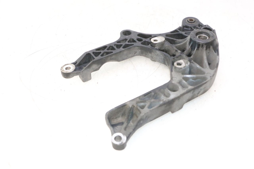 photo de SOPORTE DE ESCAPE SUZUKI BURGMAN 125 (2007 - 2014) - Zoom estado de uso