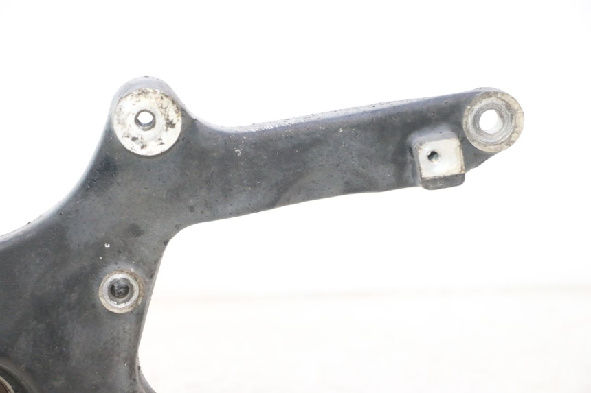 photo de SOPORTE DE ESCAPE SUZUKI BURGMAN 125 (2007 - 2014) - Estado de la superficie y material