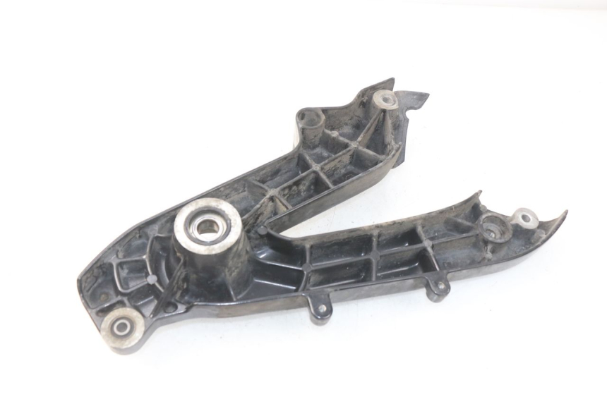 photo de MONTAJE TUBO ESCAPE YAMAHA BW'S BWS 125 (2010 - 2013) - Otra perspectiva