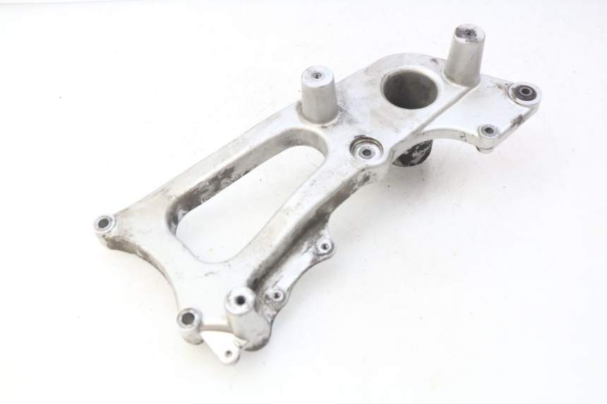 photo de SOPORTE DE ESCAPE SYM CITYCOM CITY COM 125 (2009 - 2014) - Detalle de la pieza