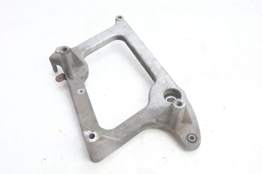photo de SOPORTE DE ESCAPE PEUGEOT CITYSTAR 125 (2011 - 2017) - Detalle de la pieza