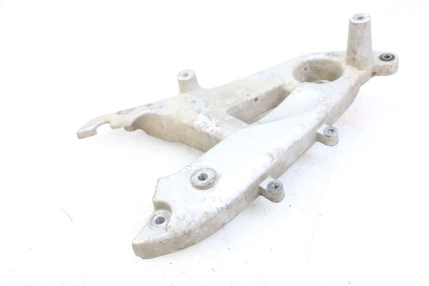 photo de SOPORTE DE ESCAPE YAMAHA CYGNUS X 125 (2004 - 2007) - Zoom estado de uso