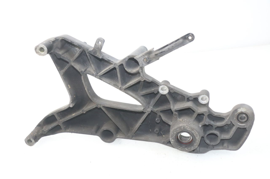 photo de SOPORTE DE ESCAPE KYMCO DINK STREET 125 (2009 - 2014) - Detalle de la pieza