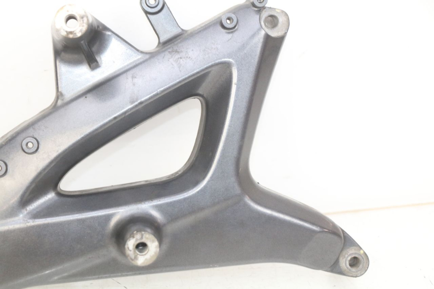 photo de SOPORTE DE ESCAPE KYMCO DOWNTOWN ABS 125 (2015 - 2017) - Otra perspectiva