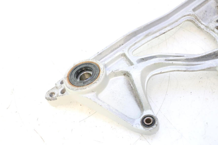 photo de MONTAJE TUBO ESCAPE CF MOTO E-CHARM 125 (2005 - 2008) - Detalle de la pieza