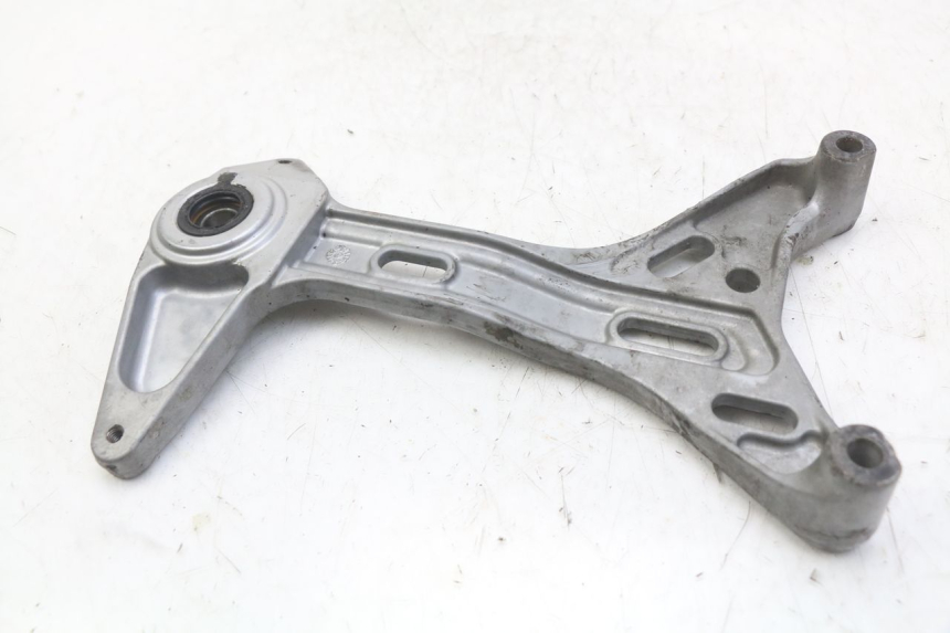 photo de SOPORTE DE ESCAPE HONDA FES PANTHEON 2T 125 (1998 - 2002) - Detalle de la pieza