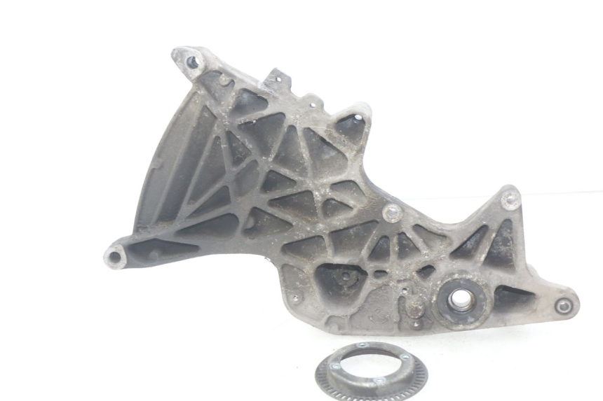 photo de SOPORTE DE ESCAPE HONDA FES S-WING SWING ABS 125 (2007 - 2015) - Detalle de la pieza