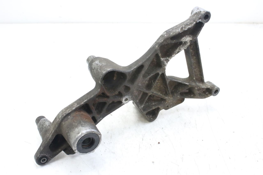 photo de SOPORTE DE ESCAPE HONDA FES S-WING SWING ABS 125 (2007 - 2015) - Primer plano técnico