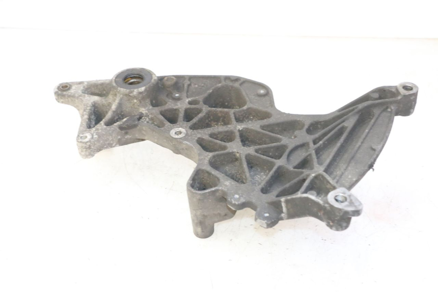 photo de SOPORTE DE ESCAPE HONDA FES S-WING SWING ABS 125 (2007 - 2015) - Detalle de la pieza