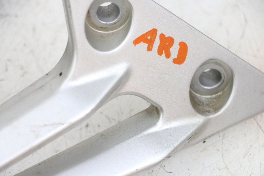 photo de MONTAJE TUBO ESCAPE YAMAHA FJR ABS 1300 (2006 - 2012) - Primer plano técnico