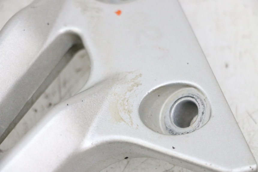 photo de MONTAJE TUBO ESCAPE YAMAHA FJR ABS 1300 (2006 - 2012) - Detalles de los puntos de fijación