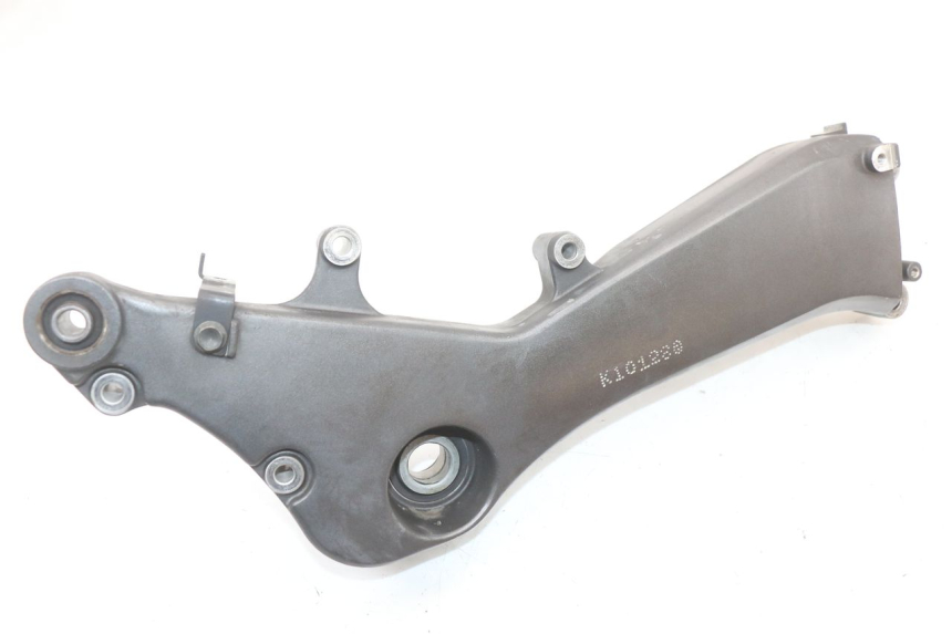photo de MONTAJE TUBO ESCAPE HONDA FJS SILVER WING SILVERWING 400 (2005 - 2008) - Primer plano técnico