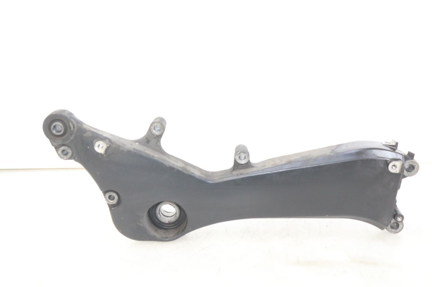 photo de SOPORTE DE ESCAPE HONDA FJS SILVERWING SILVER WING 400 (2009 - 2016) - Primer plano técnico