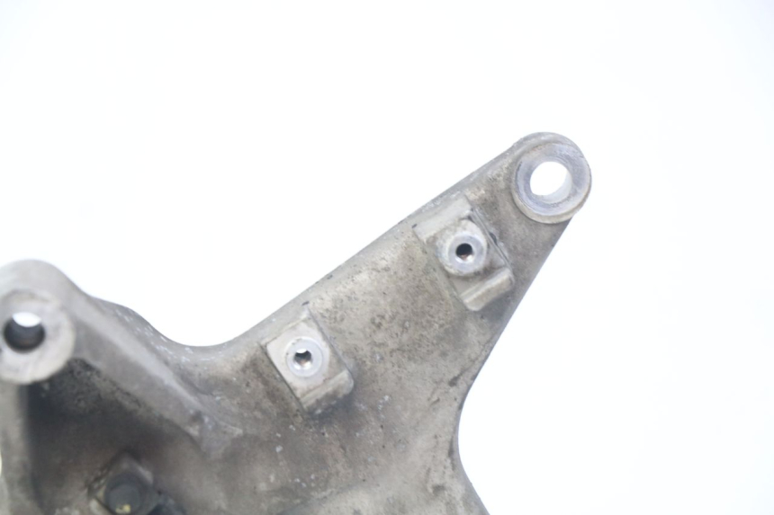 photo de SOPORTE DE ESCAPE HONDA FORZA 125 (2015 - 2016) - Otra perspectiva