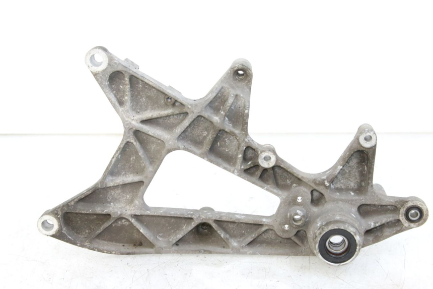 photo de SOPORTE DE ESCAPE HONDA FORZA 125 (2015 - 2016) - Zoom estado de uso