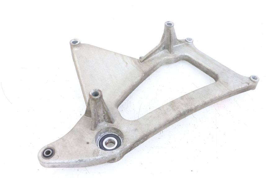photo de MONTAJE TUBO ESCAPE PEUGEOT GEOPOLIS RS 125 (2007 - 2009) - Primer plano técnico