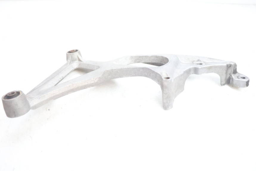 photo de MONTAJE TUBO ESCAPE GILERA GP 800 (2007 - 2013) - Detalles de los puntos de fijación