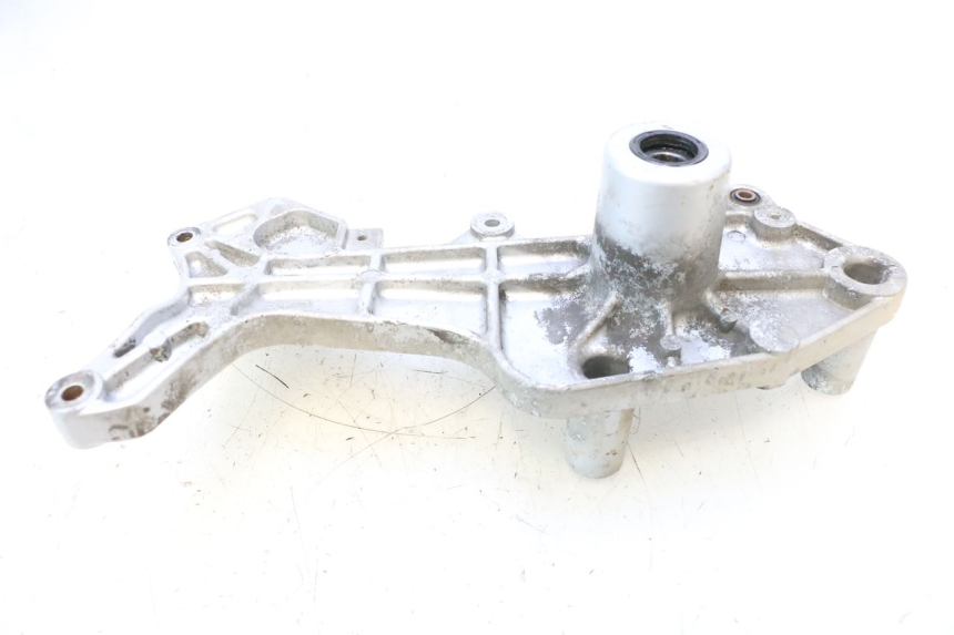photo de MONTAJE TUBO ESCAPE SYM GTS EVO 125 (2009 - 2013) - Primer plano técnico
