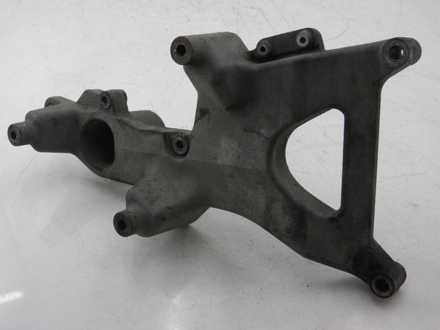 photo de MONTAJE TUBO ESCAPE HONDA FES PANTHEON 125 (2003 - 2007) - Primer plano técnico