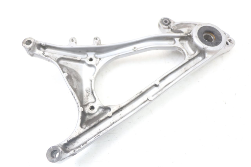 photo de MONTAJE TUBO ESCAPE HONDA NES AROBASE 125 (2000 - 2003) - Primer plano técnico