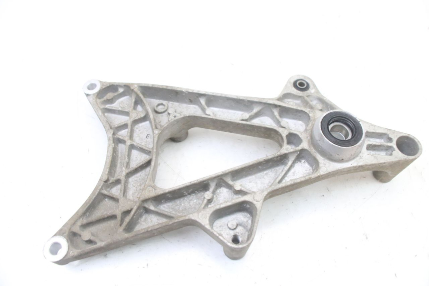 photo de MONTAJE TUBO ESCAPE HONDA PCX (JF57/JF64) 125 (2014 - 2018) - Otra perspectiva