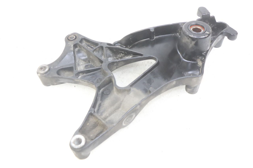 photo de SOPORTE DE ESCAPE YAMAHA HW XENTER 125 (2011 - 2017) - Zoom estado de uso