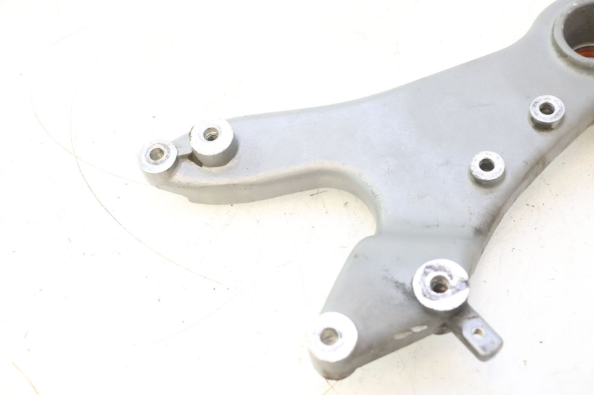 photo de SOPORTE DE ESCAPE KYMCO LIKE 125 (2009 - 2016) - Otra perspectiva