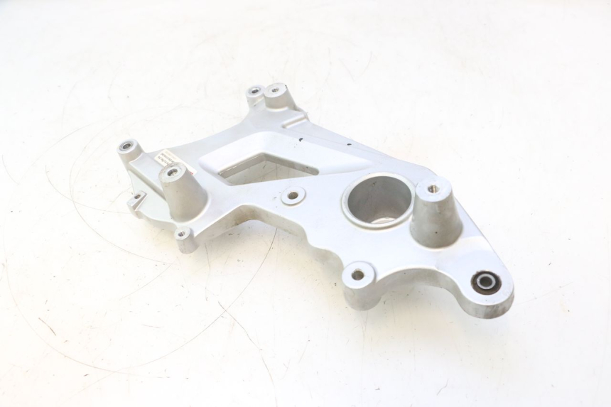 photo de MONTAJE TUBO ESCAPE KYMCO MOVIE S 125 (2009 - 2018) - Primer plano técnico