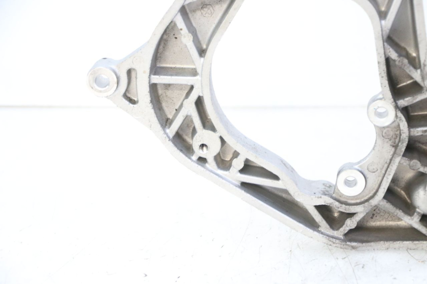 photo de MONTAJE TUBO ESCAPE PIAGGIO MP3 HPE 310 (2024 - 2025) - Otra perspectiva