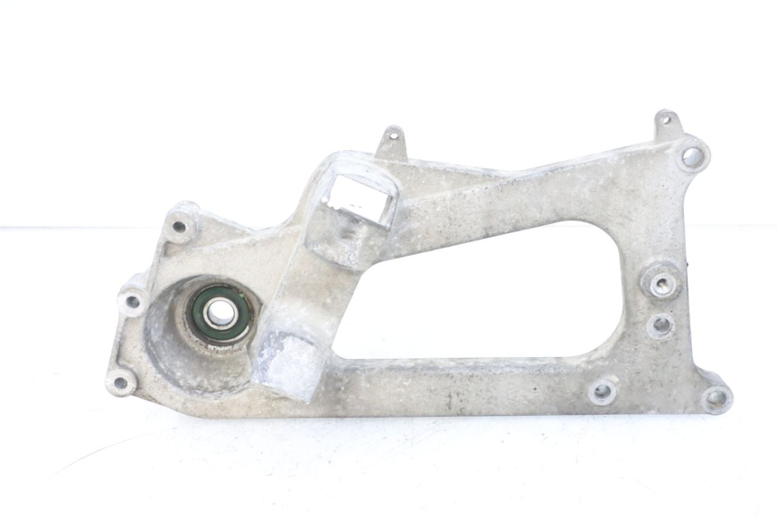 photo de SOPORTE DE ESCAPE PIAGGIO MP3 LT 400 (2007 - 2012) - Vista principal