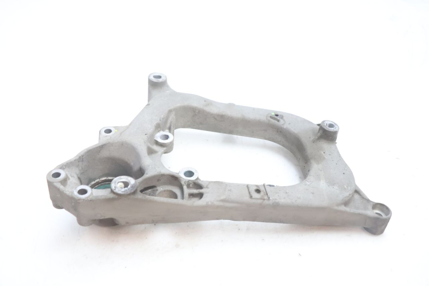 photo de MONTAJE TUBO ESCAPE PIAGGIO MP3 LT 300 (2010 - 2016) - Detalle de la pieza