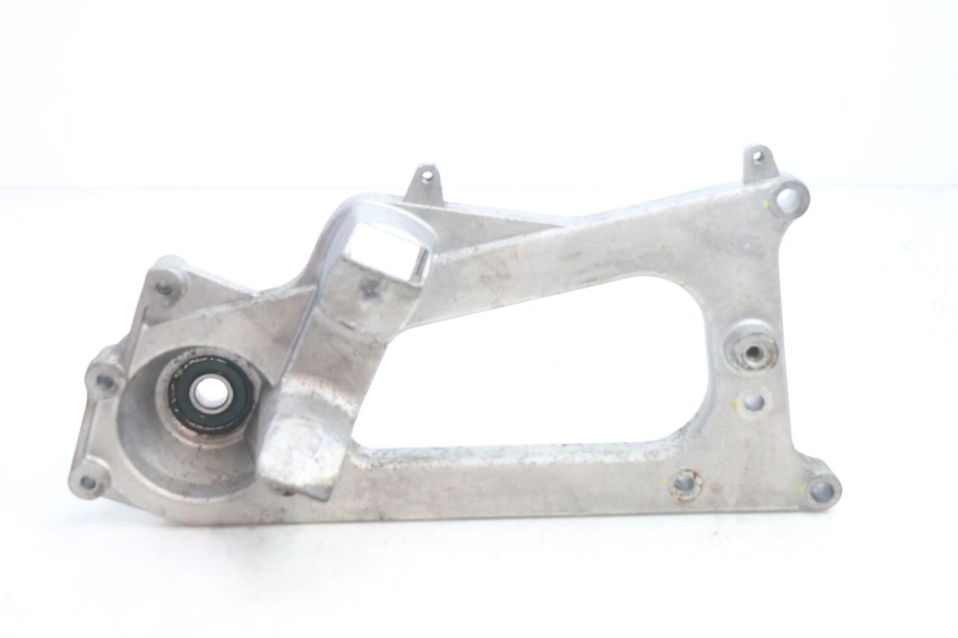 photo de SOPORTE DE ESCAPE PIAGGIO MP3 LT 400 (2007 - 2012) - Vista principal