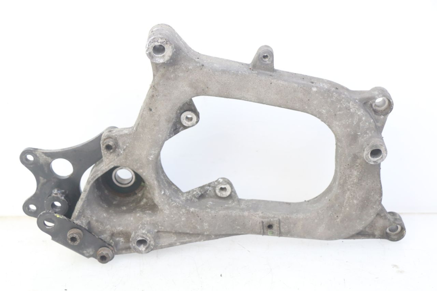 photo de SOPORTE DE ESCAPE PIAGGIO MP3 125 (2006 - 2014) - Vista principal