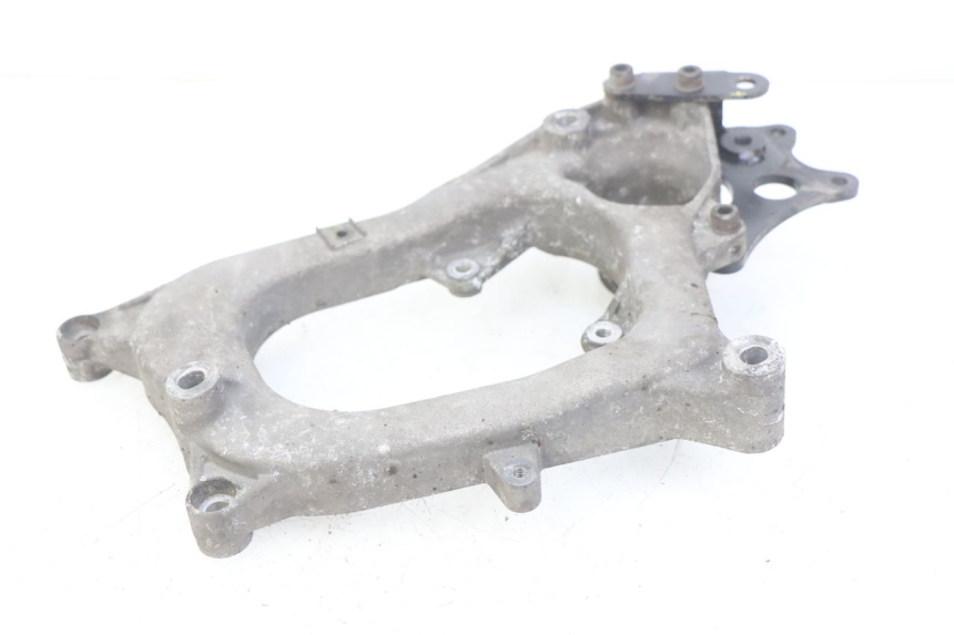 photo de SOPORTE DE ESCAPE PIAGGIO MP3 125 (2006 - 2014) - Primer plano técnico