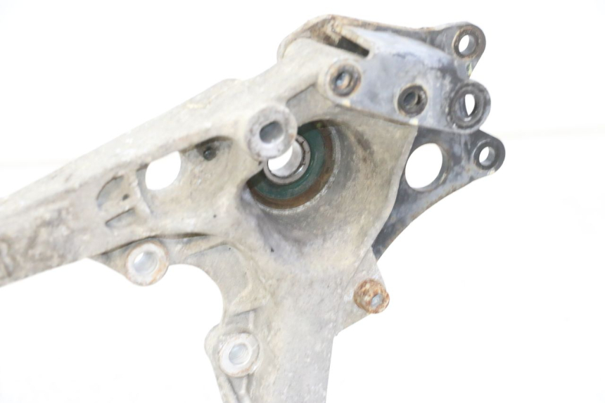 photo de SOPORTE DE ESCAPE PIAGGIO MP3 RL 250 (2006 - 2010) - Detalle de la pieza