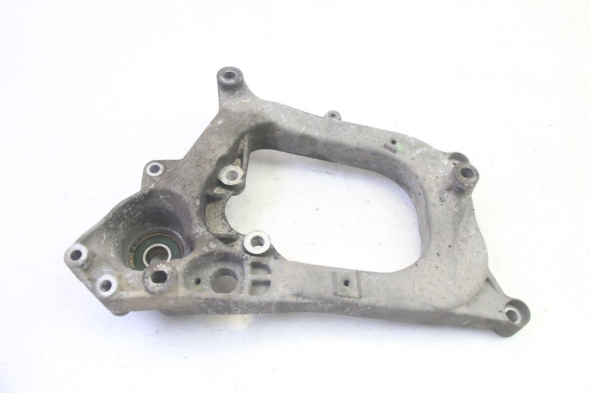 photo de SOPORTE DE ESCAPE PIAGGIO MP3 RL 250 (2006 - 2010) - Detalle de la pieza