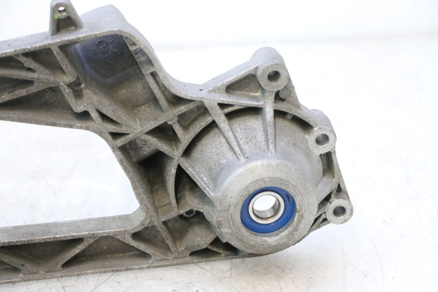photo de MONTAJE TUBO ESCAPE PIAGGIO MP3 500 (2011 - 2015) - Detalle de la pieza