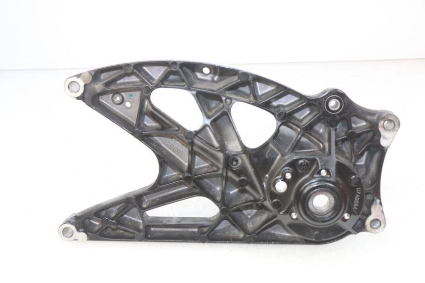 photo de SOPORTE DE ESCAPE YAMAHA N-MAX NMAX 125 (2017 - 2020) - Detalle de la pieza